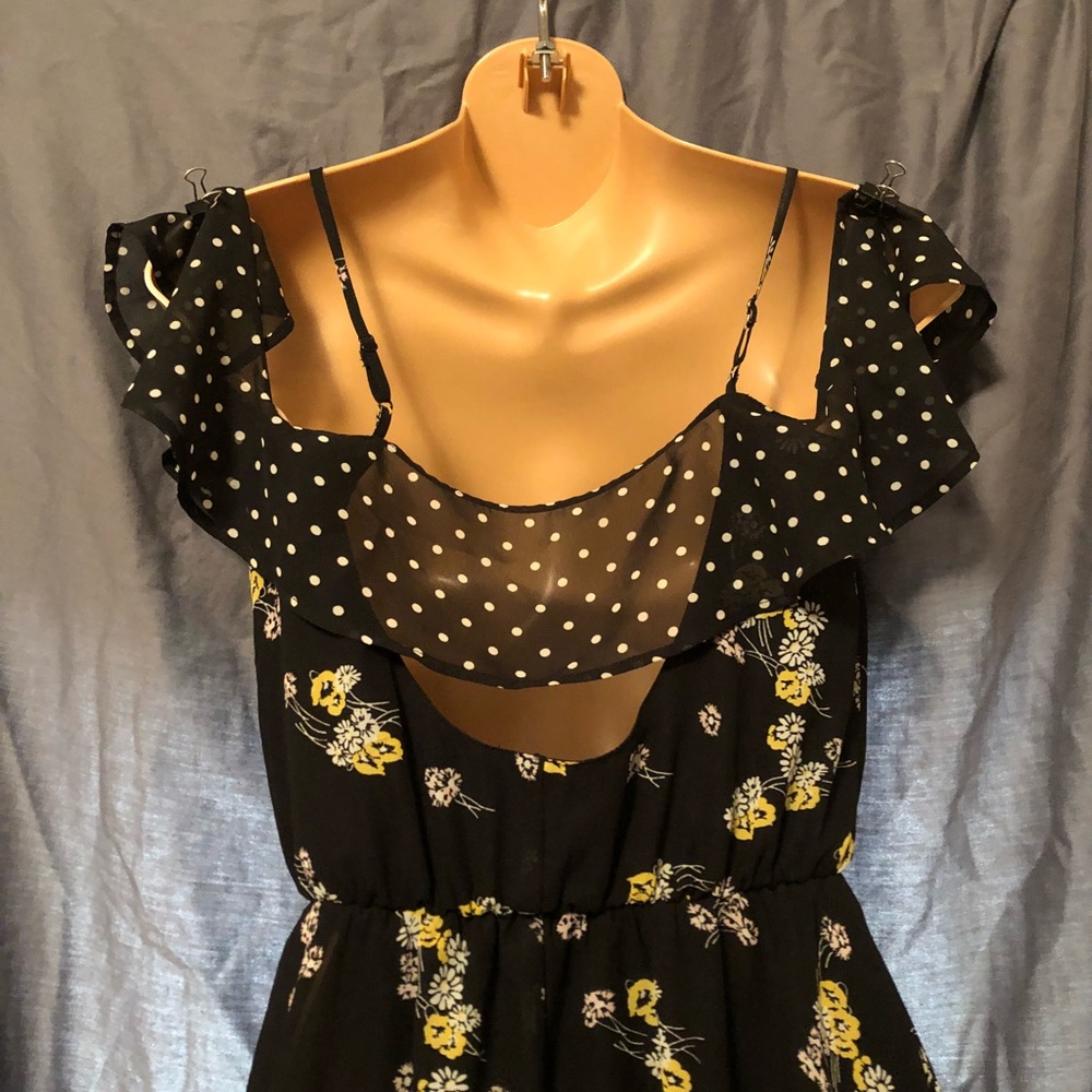 Cold shoulder dress size x-small - Picture 3 of 6